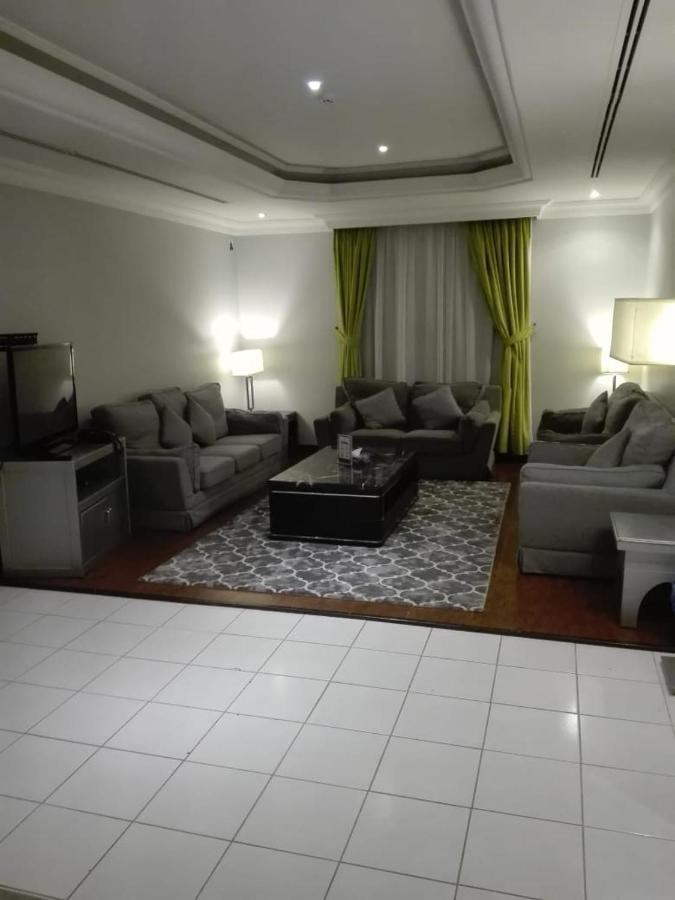 Sixty Three Hotel Suites Ер-Ріяд Екстер'єр фото