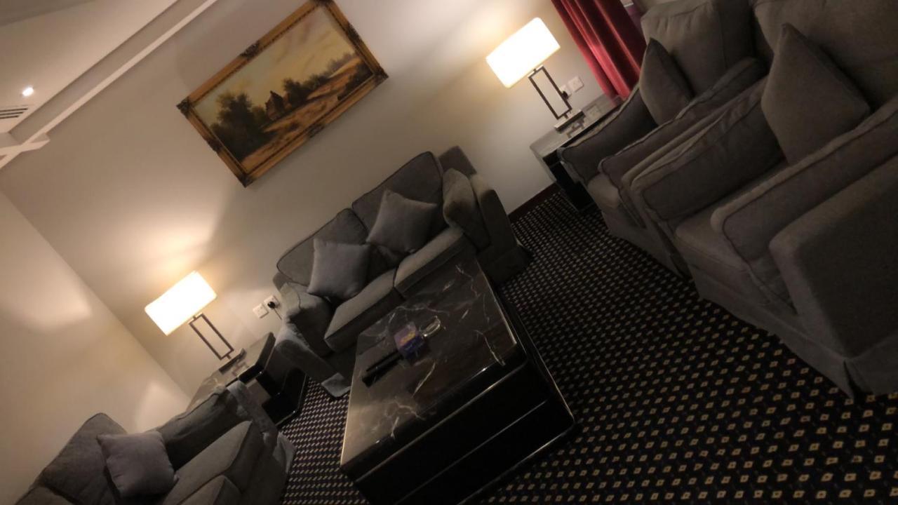 Sixty Three Hotel Suites Ер-Ріяд Екстер'єр фото